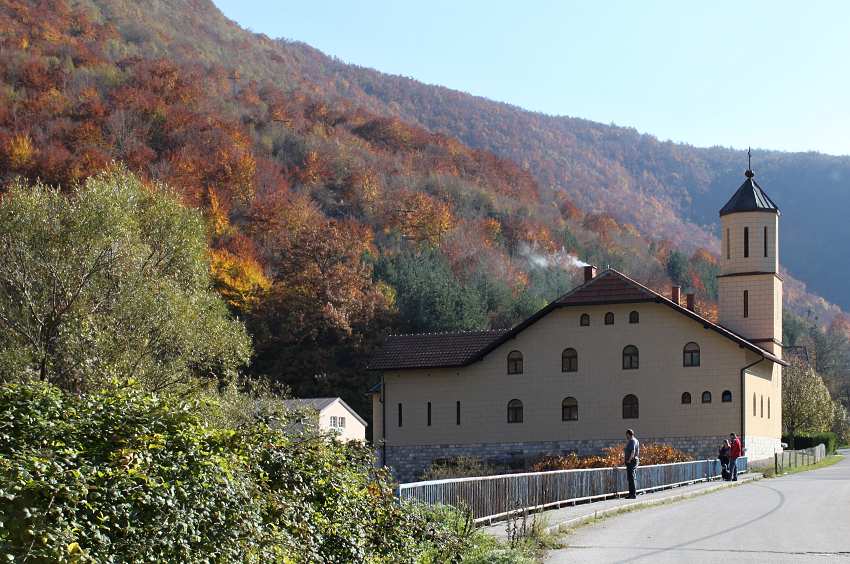 Ondřej L. tercieA - Kostel v barvách podzimu